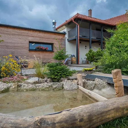 Statek U Prahy Škvorec