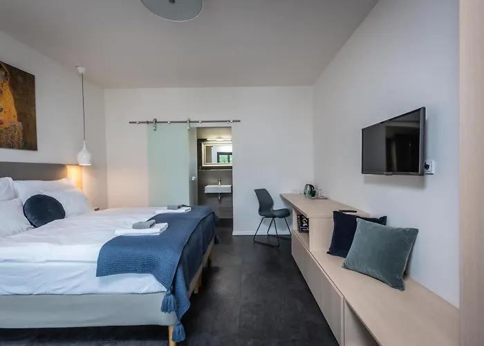 Statek U Prahy Guest house Skvorec