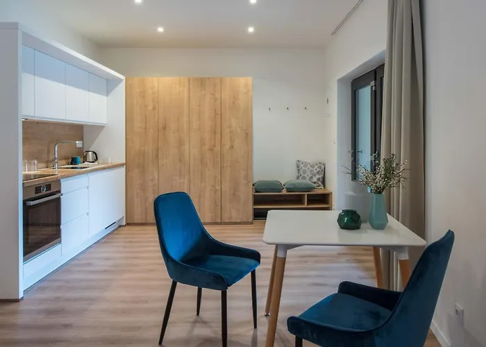 Statek U Prahy * Skvorec