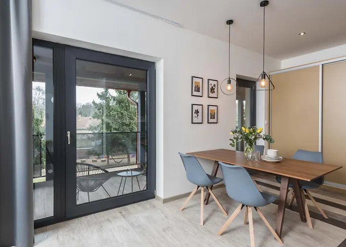 Statek U Prahy * Skvorec